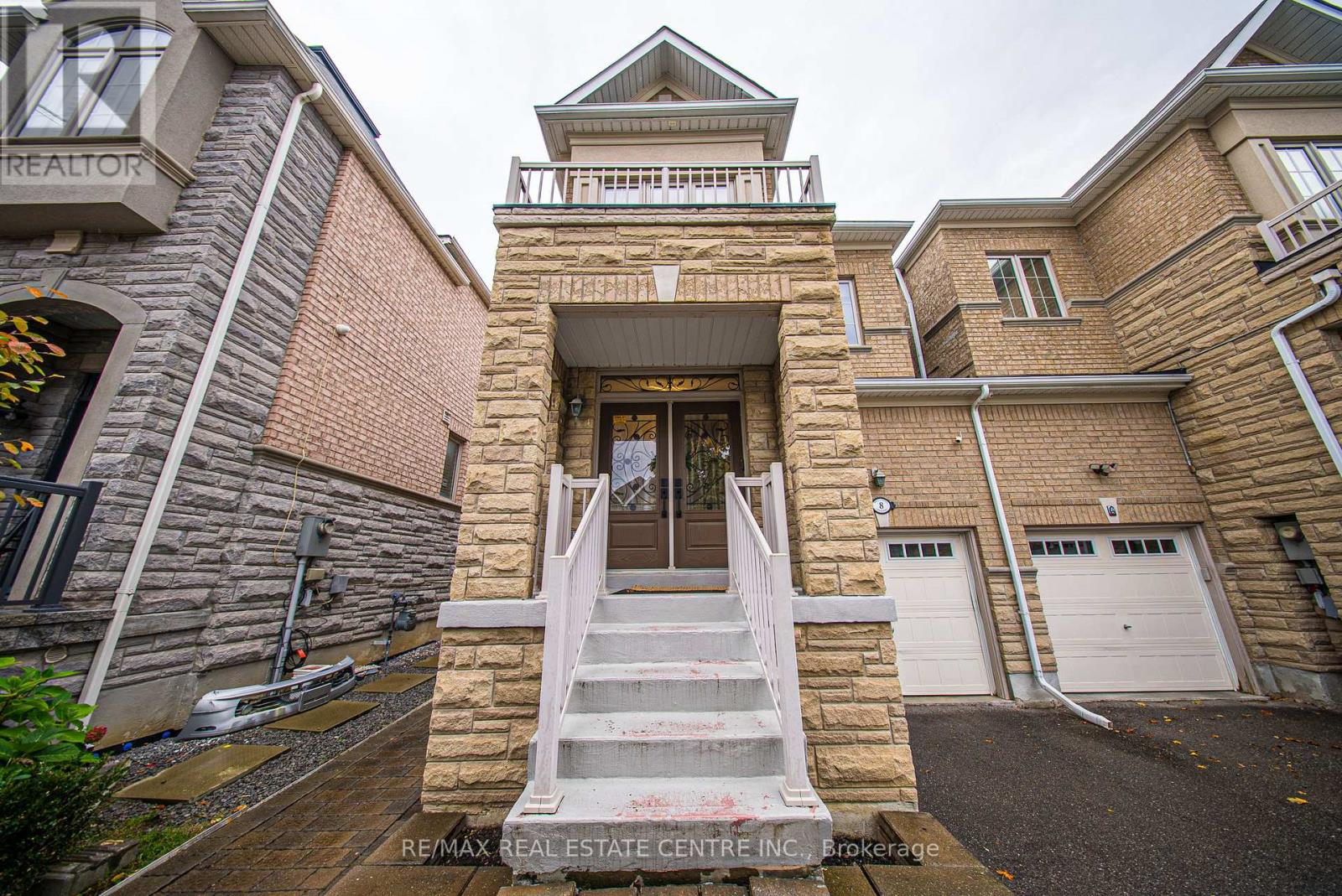 8 BRISTLEWOOD CRESCENT, Vaughan, Ontario
