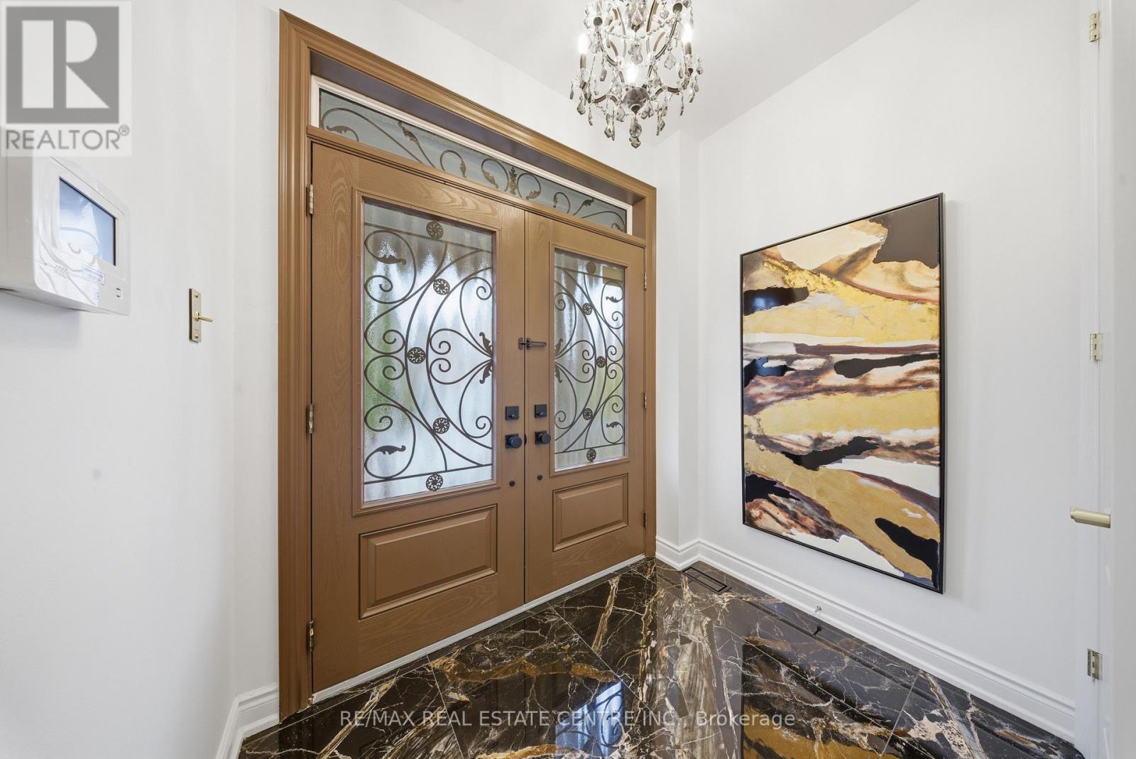 8 Bristlewood Crescent, Vaughan, Ontario  L4J 0H4 - Photo 5 - N12837246