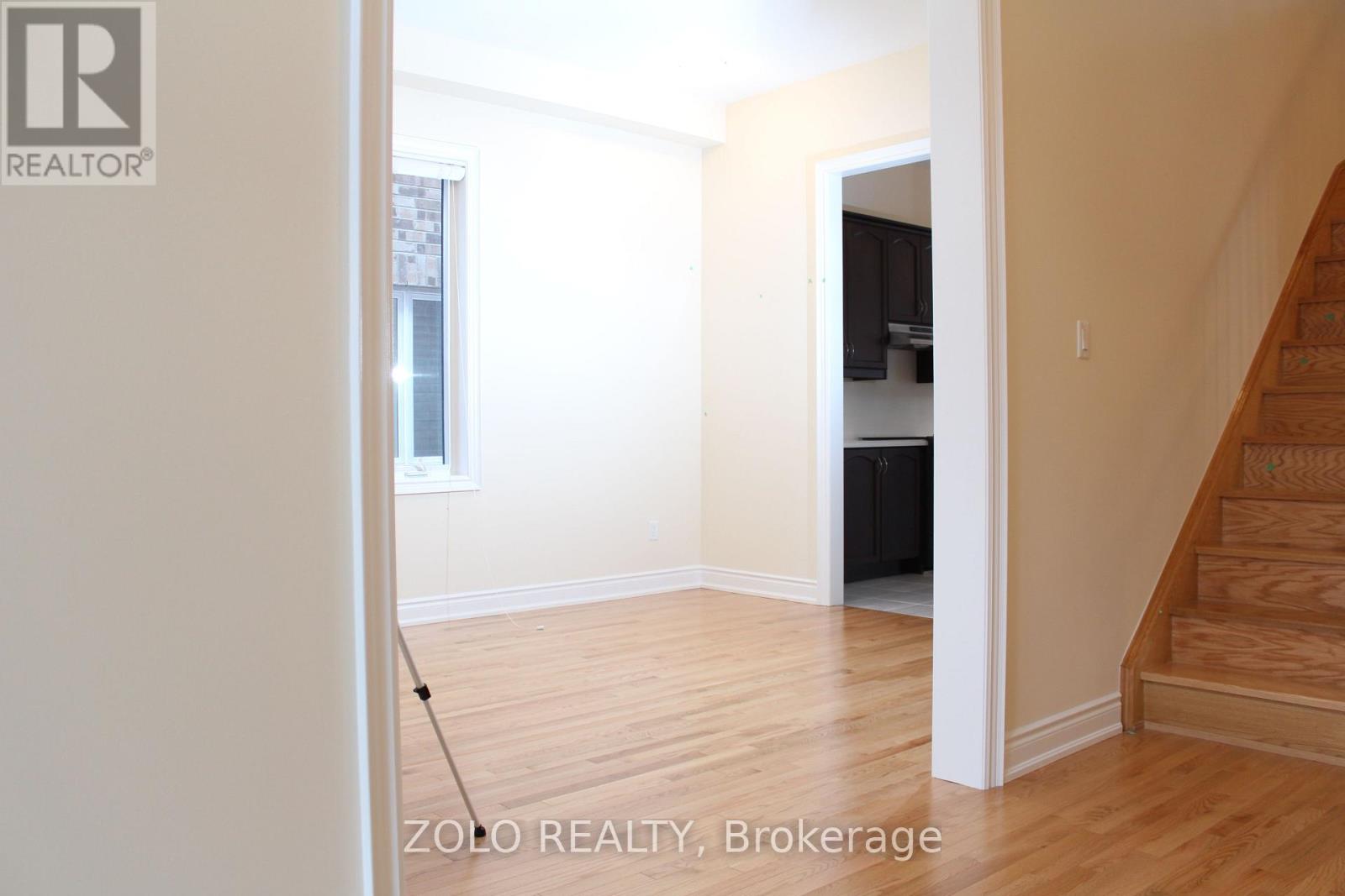 207 Gardiner Drive, Bradford West Gwillimbury (Bradford), Ontario  L3Z 0J5 - Photo 11 - N12837274