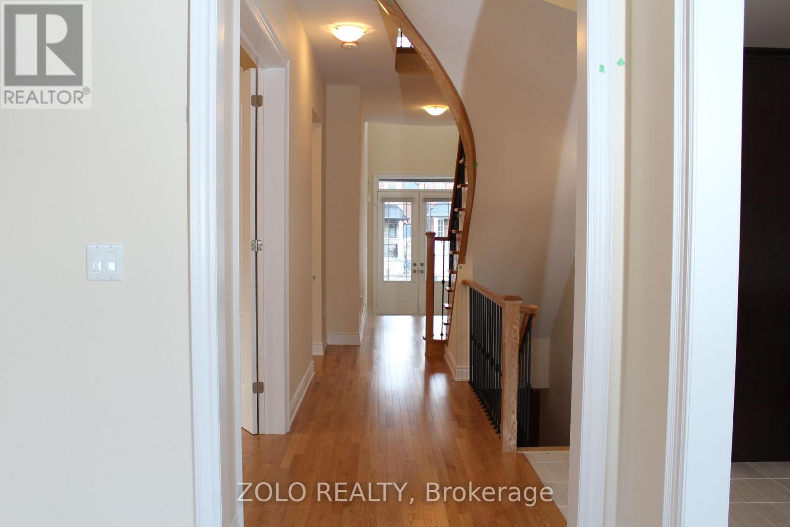 207 Gardiner Drive, Bradford West Gwillimbury (Bradford), Ontario  L3Z 0J5 - Photo 6 - N12837274