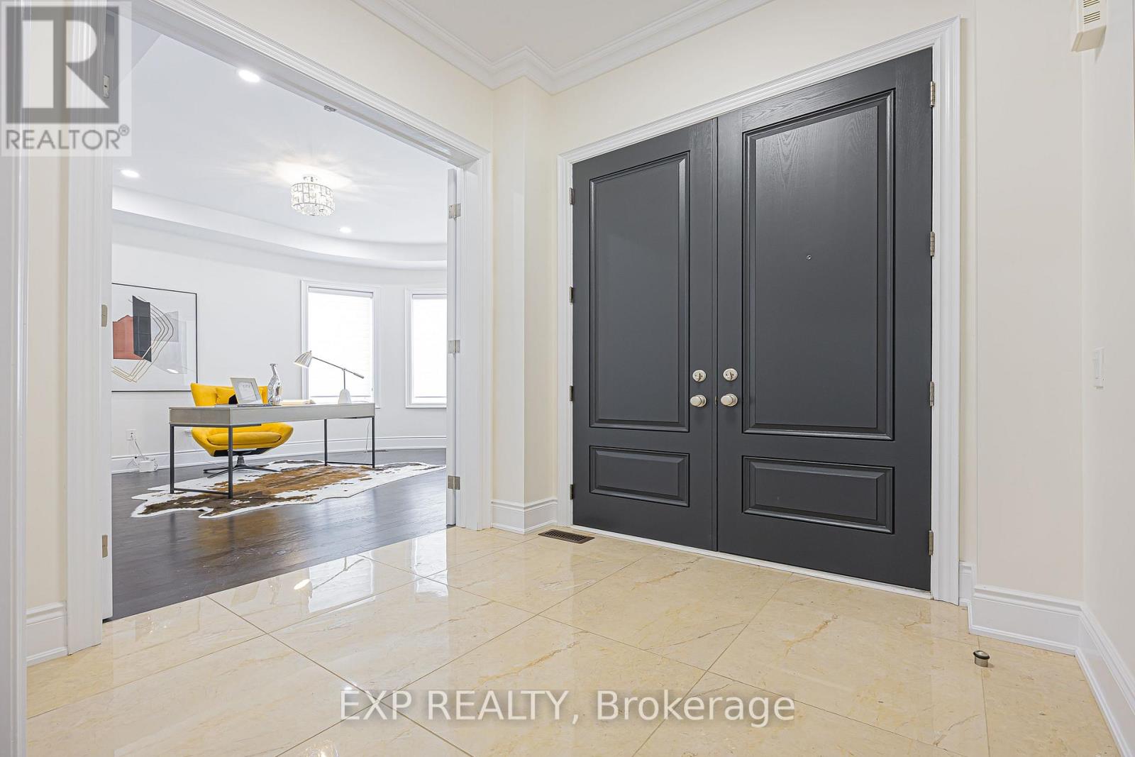 95 Chesney Crescent, Vaughan, Ontario  L4H 4A5 - Photo 4 - N12837284