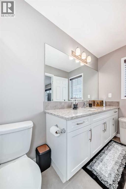 82 Hillcrest Square Sw, Airdrie, Alberta  T4B 4H9 - Photo 17 - A2285277