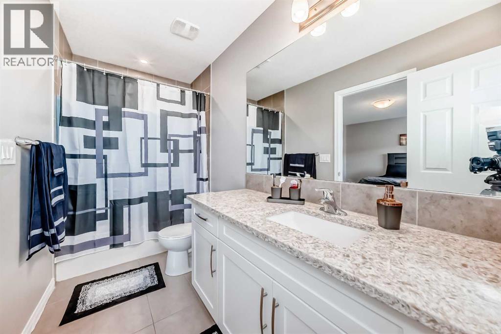 82 Hillcrest Square Sw, Airdrie, Alberta  T4B 4H9 - Photo 18 - A2285277