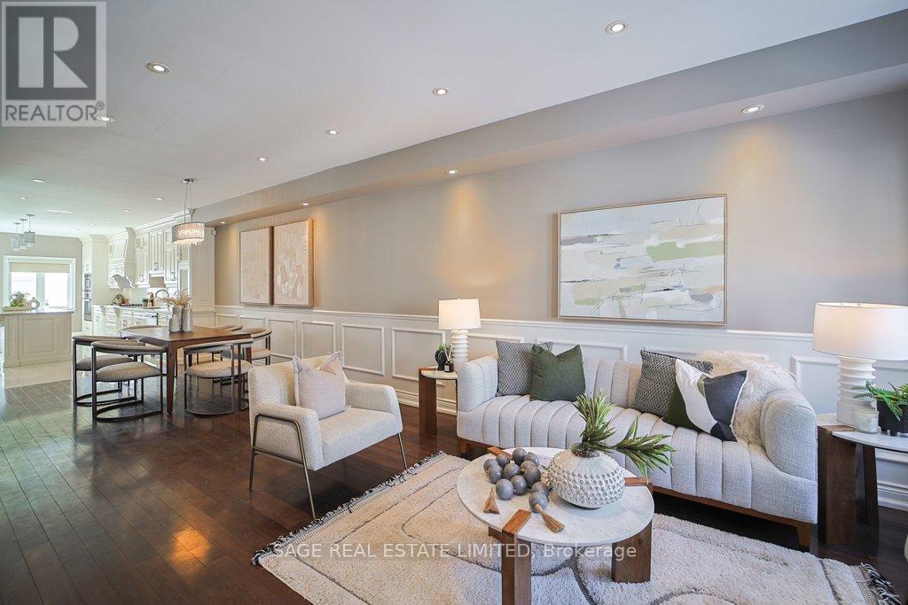 19 Estoril Terrace, Toronto, Ontario  M6N 5E1 - Photo 11 - W12837242