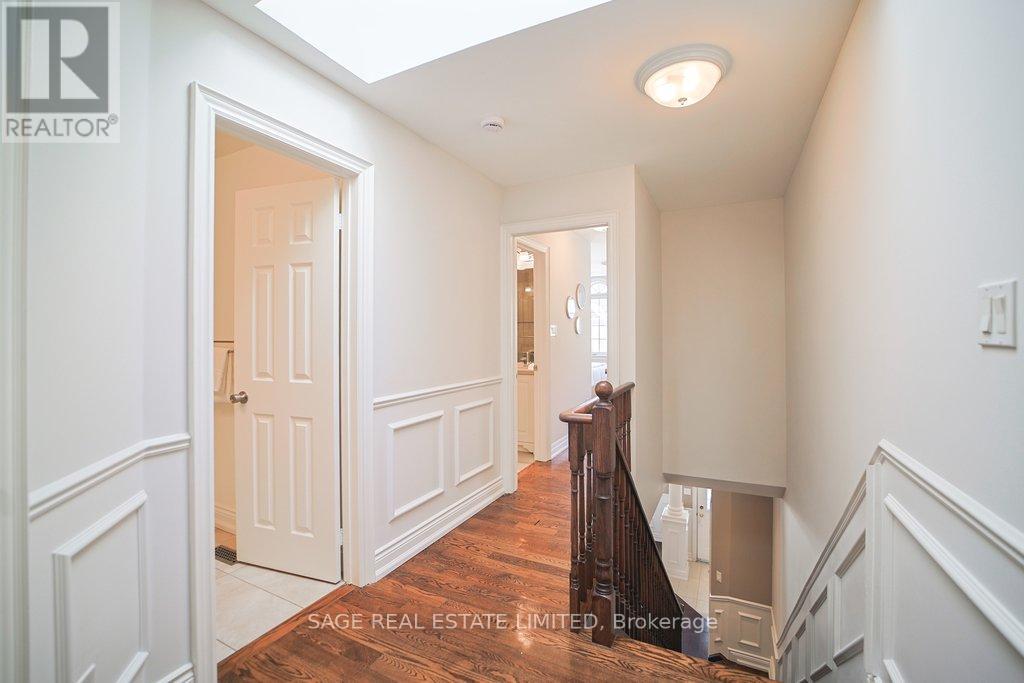 19 Estoril Terrace, Toronto, Ontario  M6N 5E1 - Photo 13 - W12837242