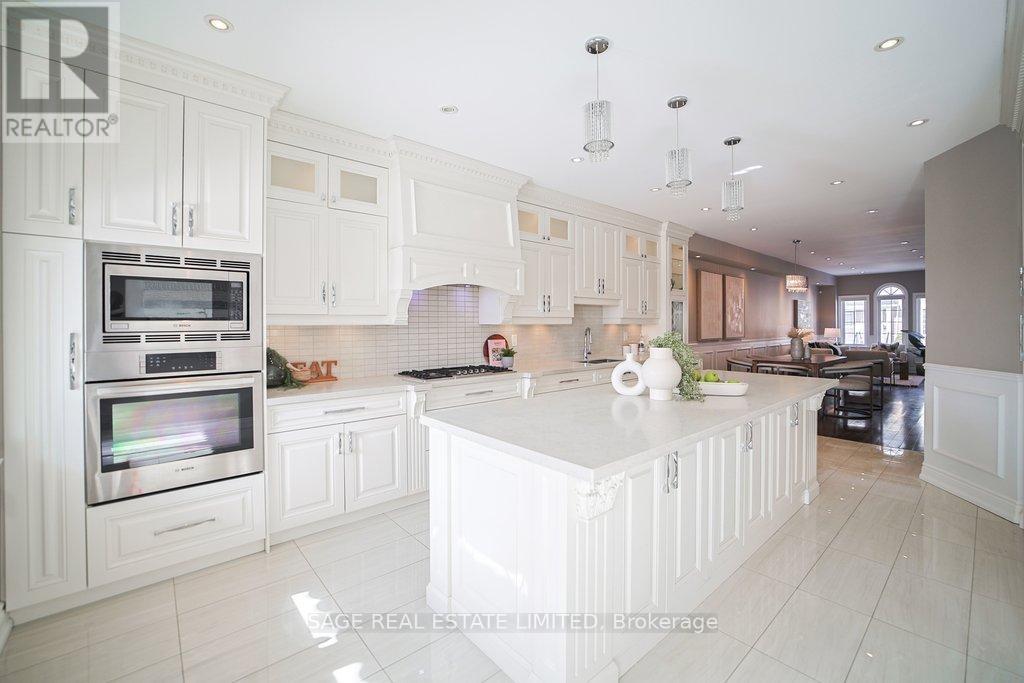 19 Estoril Terrace, Toronto, Ontario  M6N 5E1 - Photo 5 - W12837242