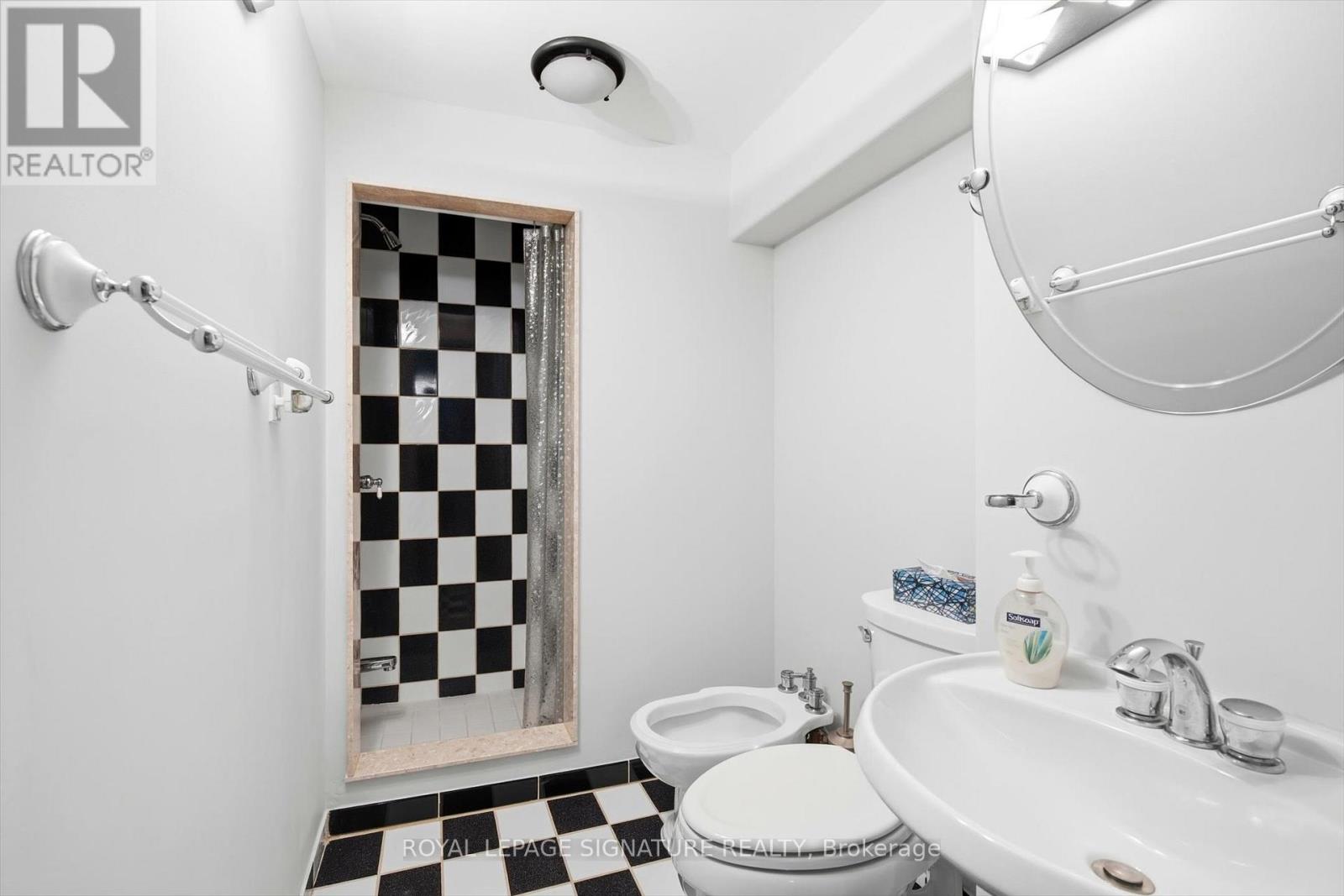 81 Parkside Drive, Brampton, Ontario  L6Y 3A2 - Photo 42 - W12837244