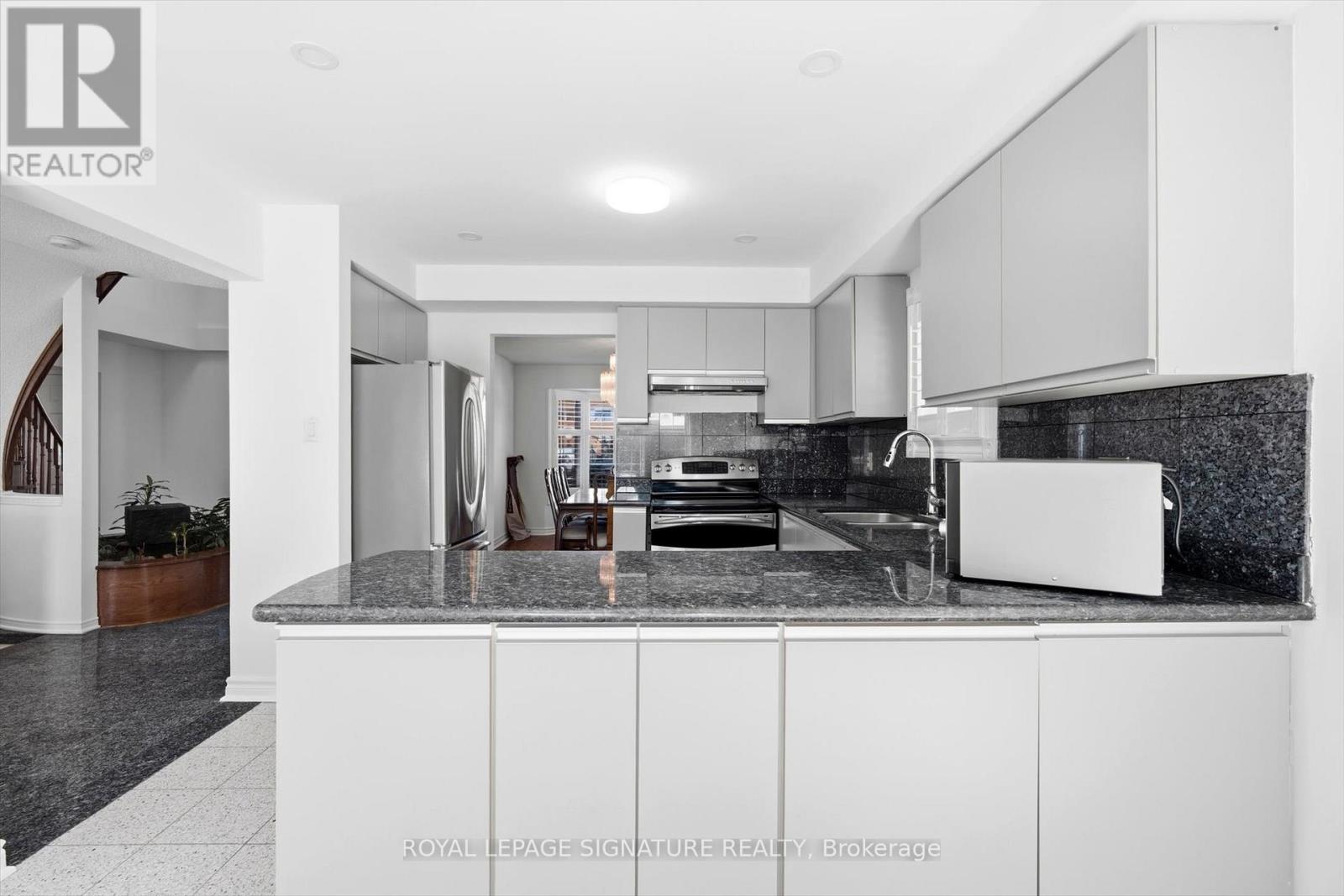 81 Parkside Drive, Brampton, Ontario  L6Y 3A2 - Photo 7 - W12837244