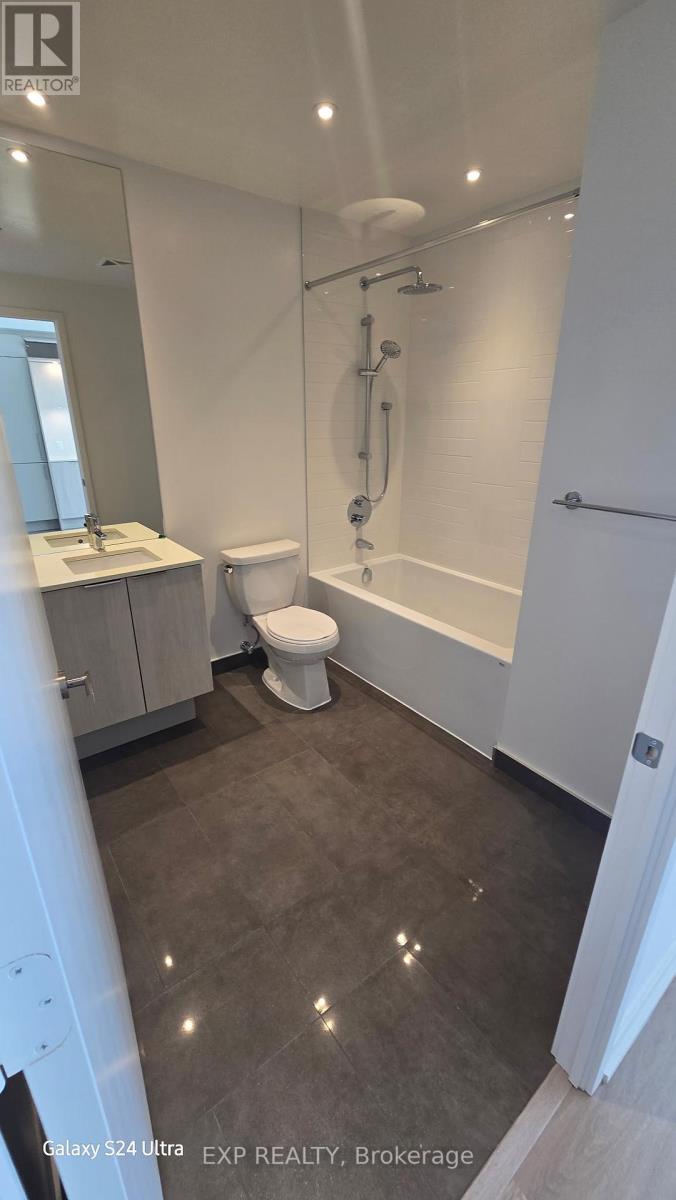 3112 - 448 Burnhamthorpe Road W Road, Mississauga, Ontario  L5B 0K7 - Photo 8 - W12837248