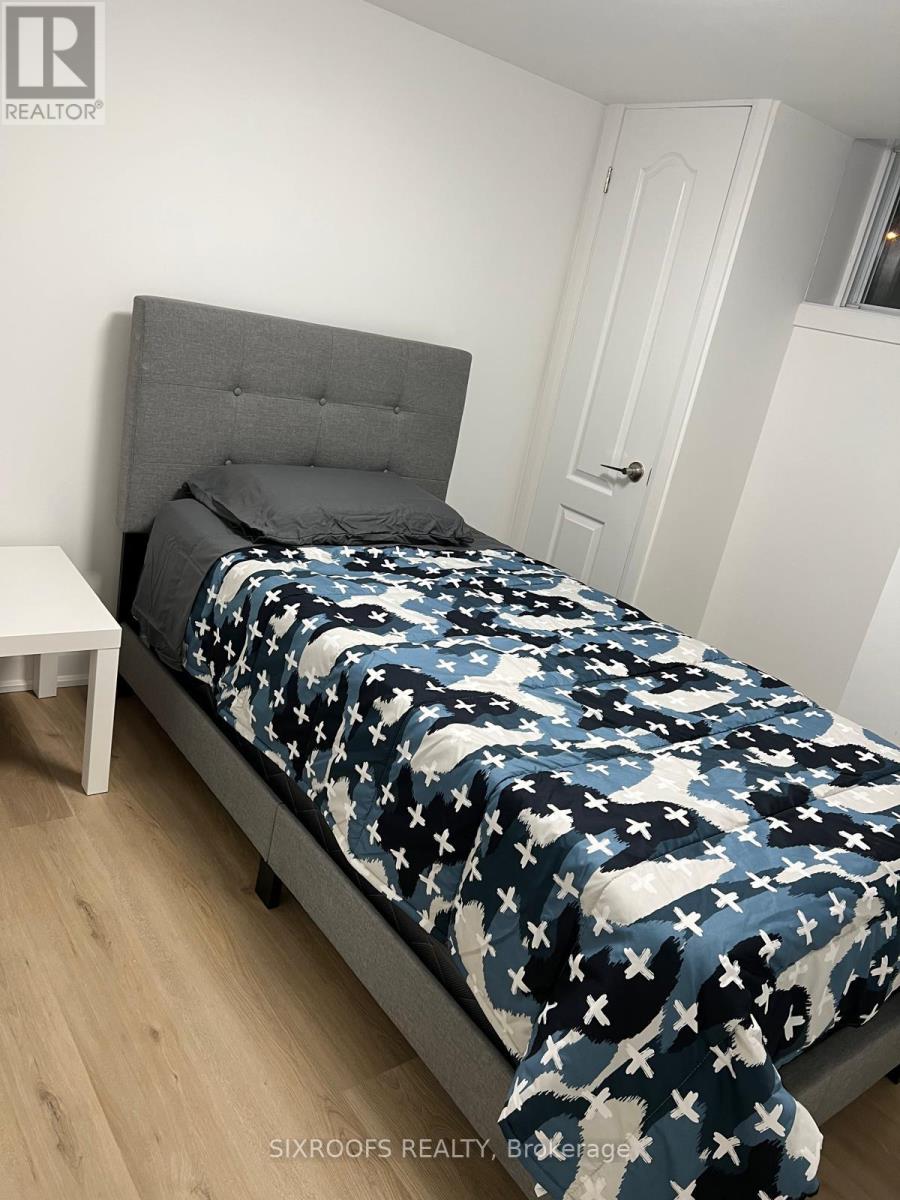 Lower - 390 Lake Promenade, Toronto, Ontario M8W 1B9 - Photo 6 - W12837270