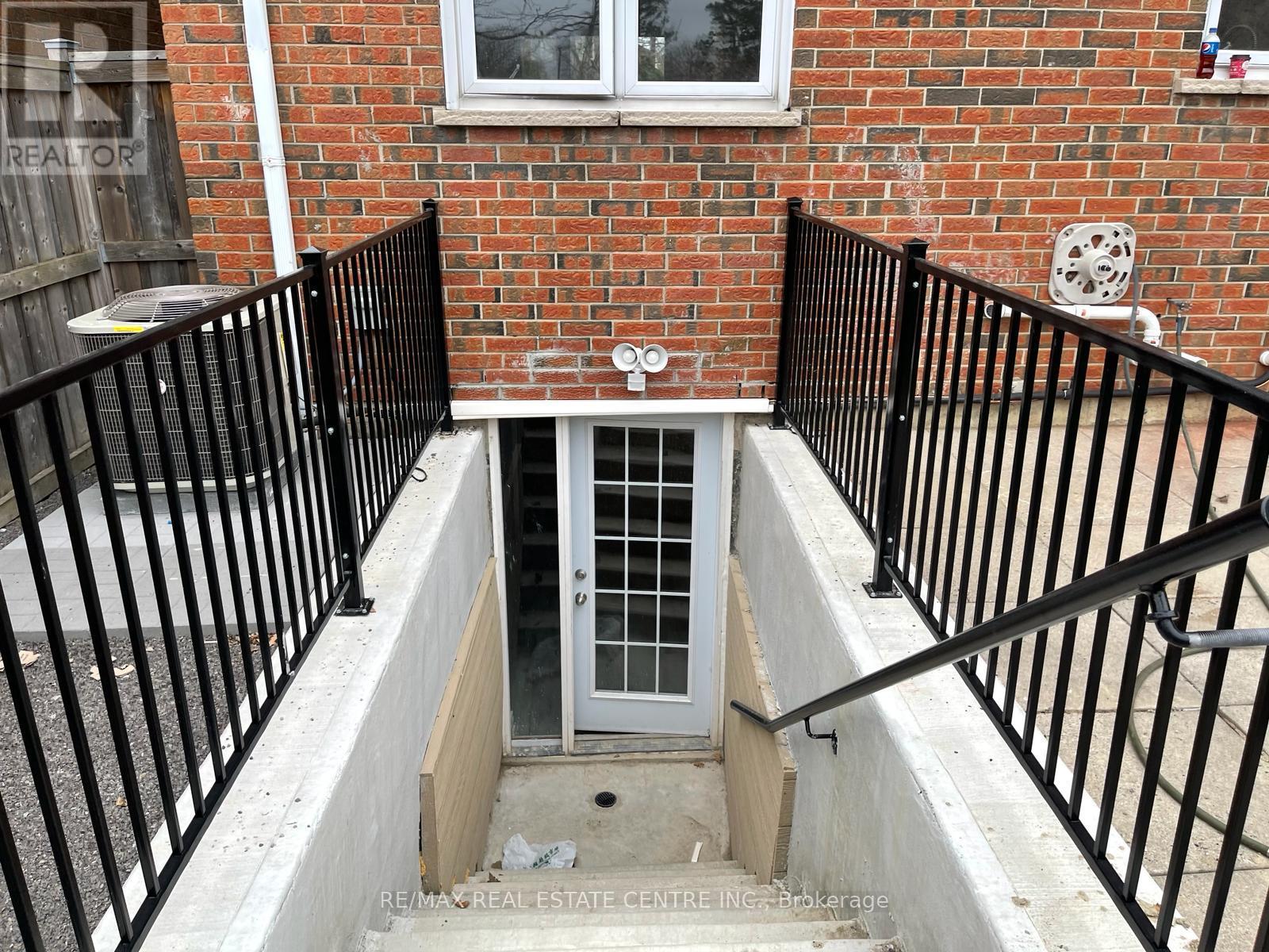 Bsmt - 4079 Independence Avenue, Mississauga, Ontario  L4Z 2T9 - Photo 3 - W12837280