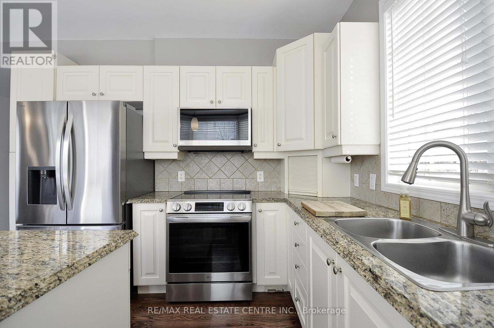 3 Brayshaw Drive, Cambridge, Ontario  N1T 2G3 - Photo 12 - X12837230