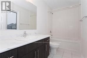 369 Falling Green Crescent, Kitchener, Ontario  N2R 0G1 - Photo 11 - X12837292