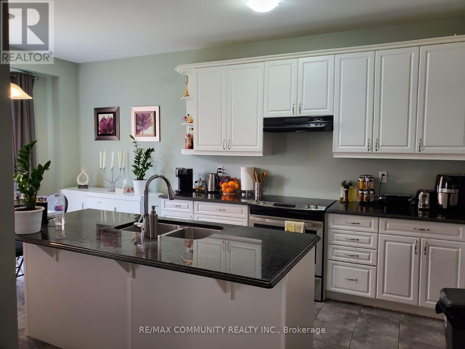 369 Falling Green Crescent, Kitchener, Ontario  N2R 0G1 - Photo 18 - X12837292