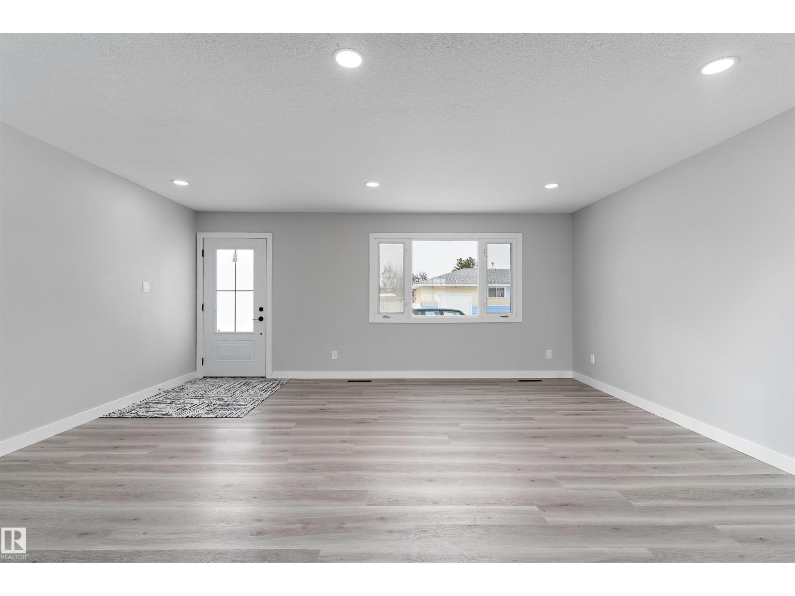 7212 136 Av Nw Nw, Edmonton, Alberta  T5C 2K2 - Photo 3 - E4475575