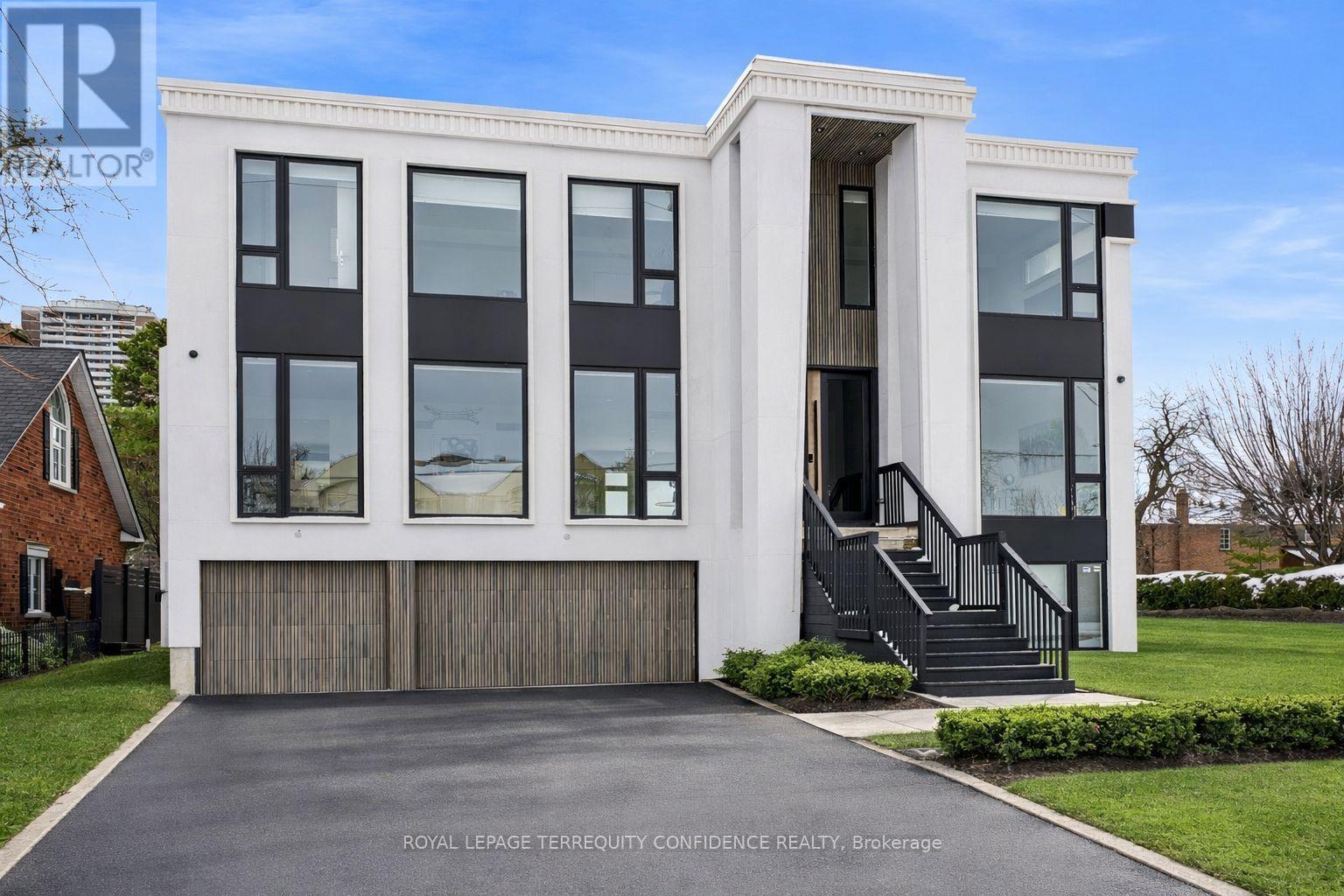 85 CRESTWOOD ROAD, Vaughan, Ontario