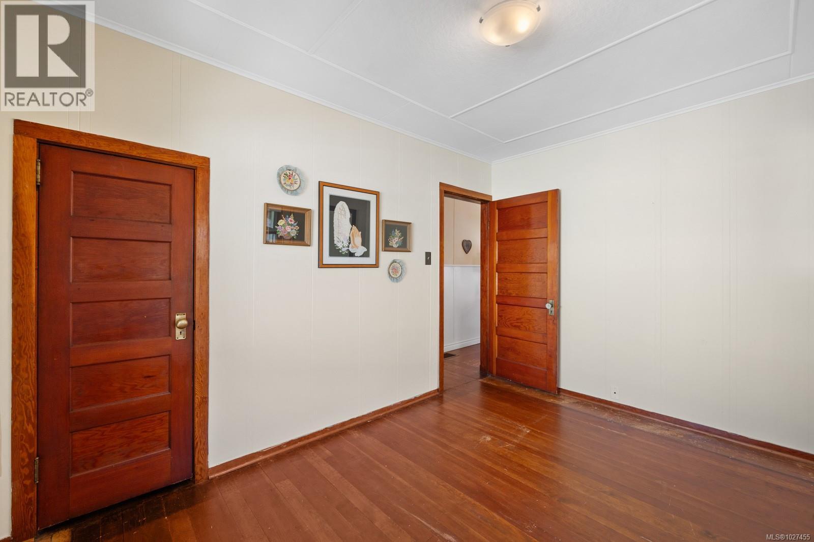 2725 Derwent Ave, Cumberland, British Columbia  V0R 1S0 - Photo 11 - 1027455