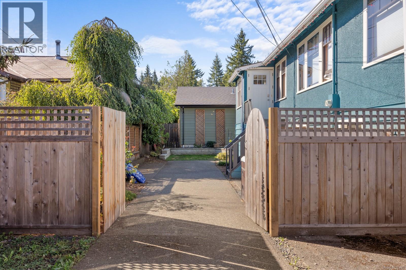 2725 Derwent Ave, Cumberland, British Columbia  V0R 1S0 - Photo 19 - 1027455