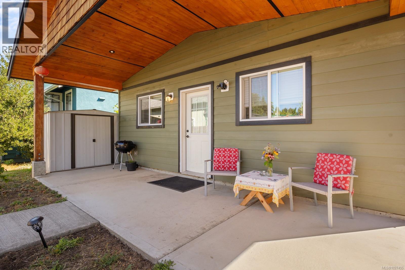 2725 Derwent Ave, Cumberland, British Columbia  V0R 1S0 - Photo 34 - 1027455