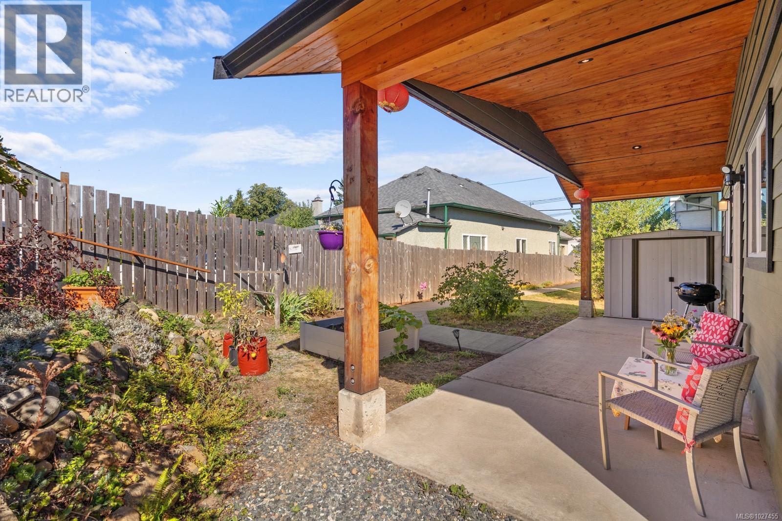 2725 Derwent Ave, Cumberland, British Columbia  V0R 1S0 - Photo 33 - 1027455