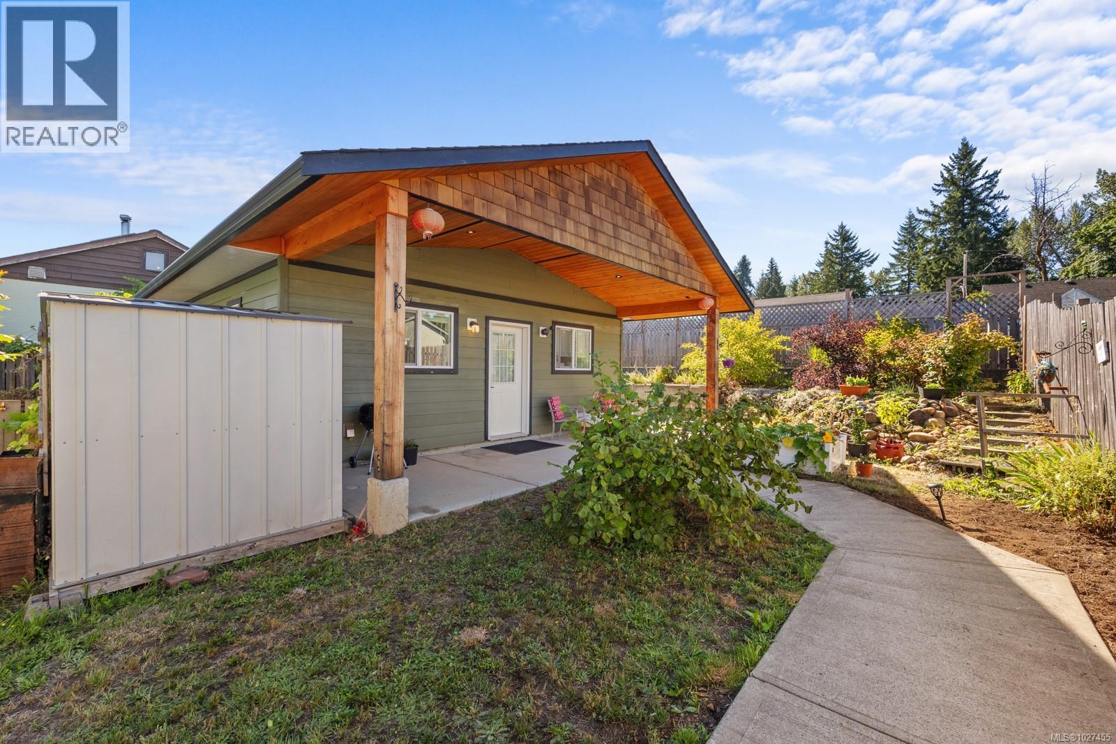 2725 Derwent Ave, Cumberland, British Columbia  V0R 1S0 - Photo 35 - 1027455