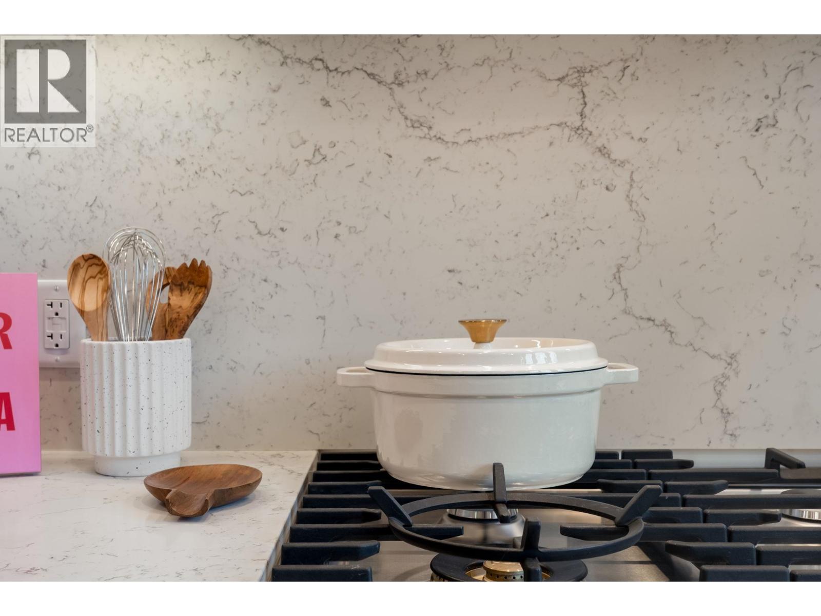 197 W King Edward Ave Street, Vancouver, British Columbia  V5Y 4B4 - Photo 4 - R3079443