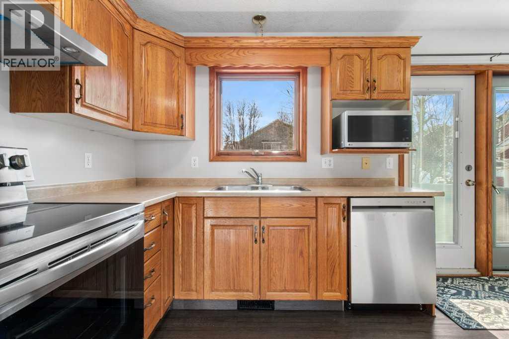 5215 50b Avenue, Sylvan Lake, Alberta  T4S 1E4 - Photo 8 - A2288725