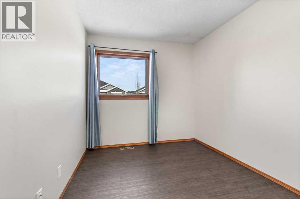 5215 50b Avenue, Sylvan Lake, Alberta  T4S 1E4 - Photo 12 - A2288725