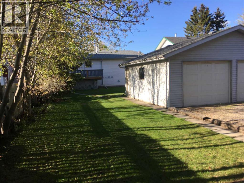 5215 50b Avenue, Sylvan Lake, Alberta  T4S 1E4 - Photo 36 - A2288725