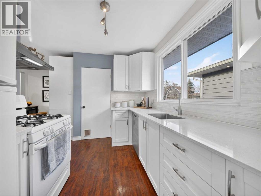 3215 9 Street Nw, Calgary, Alberta  T2K 1H1 - Photo 9 - A2287710