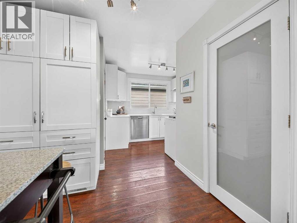 3215 9 Street Nw, Calgary, Alberta  T2K 1H1 - Photo 12 - A2287710