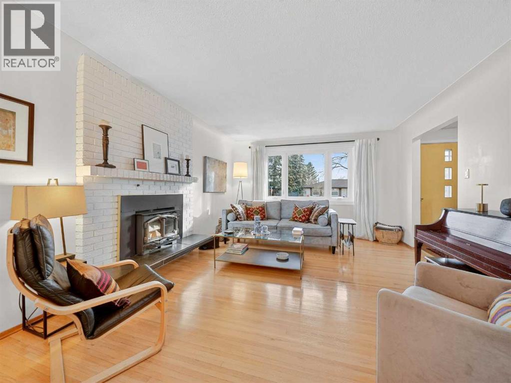 3215 9 Street Nw, Calgary, Alberta  T2K 1H1 - Photo 3 - A2287710