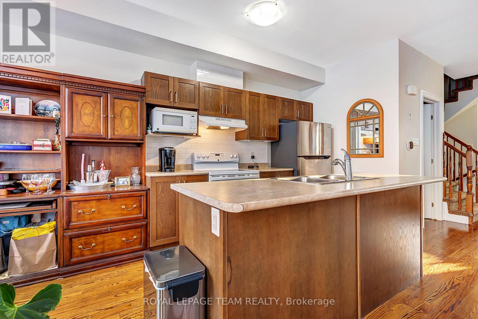 88 Desmond Trudeau Drive, Arnprior, Ontario  K7S 3G9 - Photo 10 - X12837328