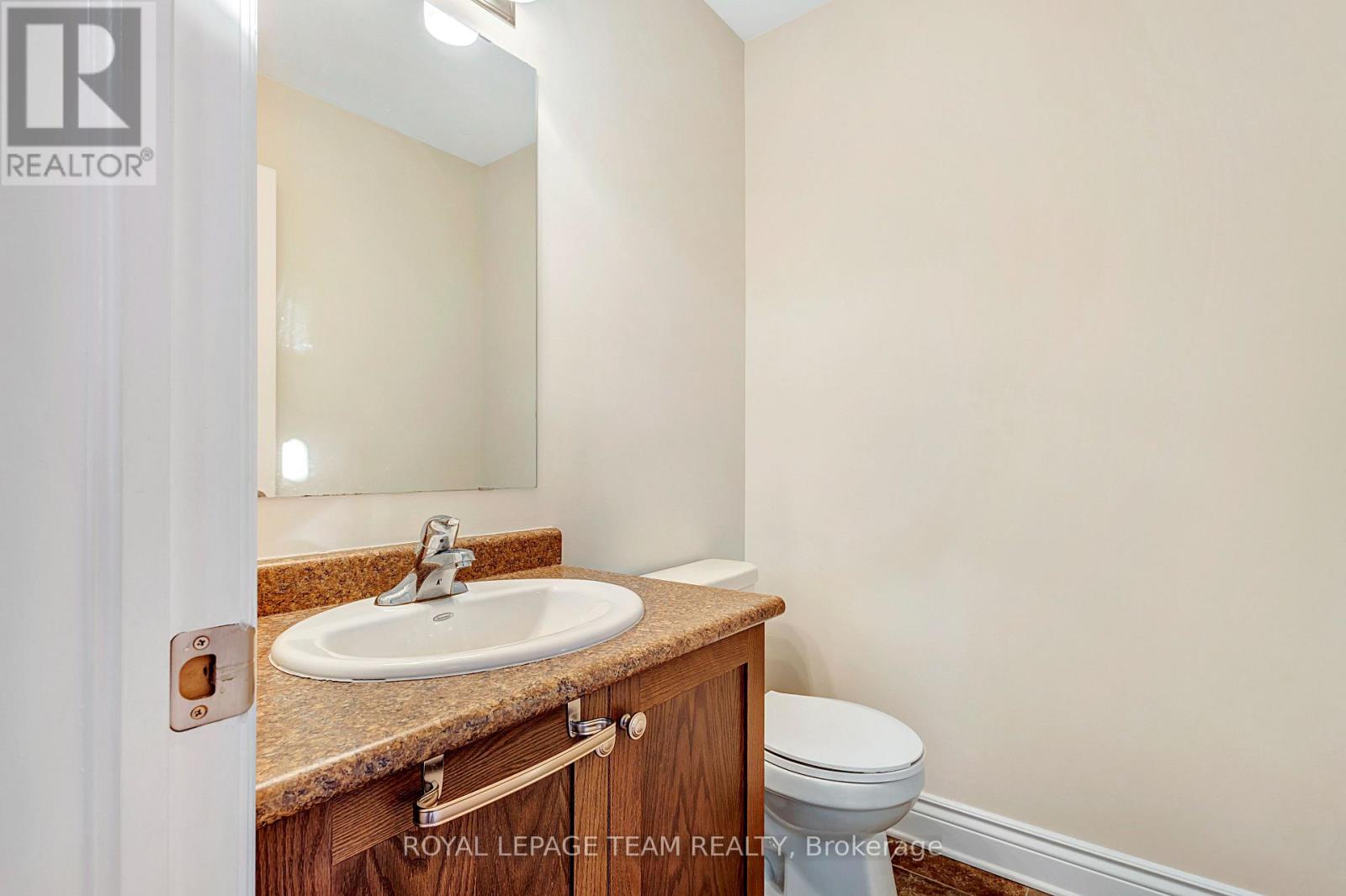 88 Desmond Trudeau Drive, Arnprior, Ontario  K7S 3G9 - Photo 16 - X12837328