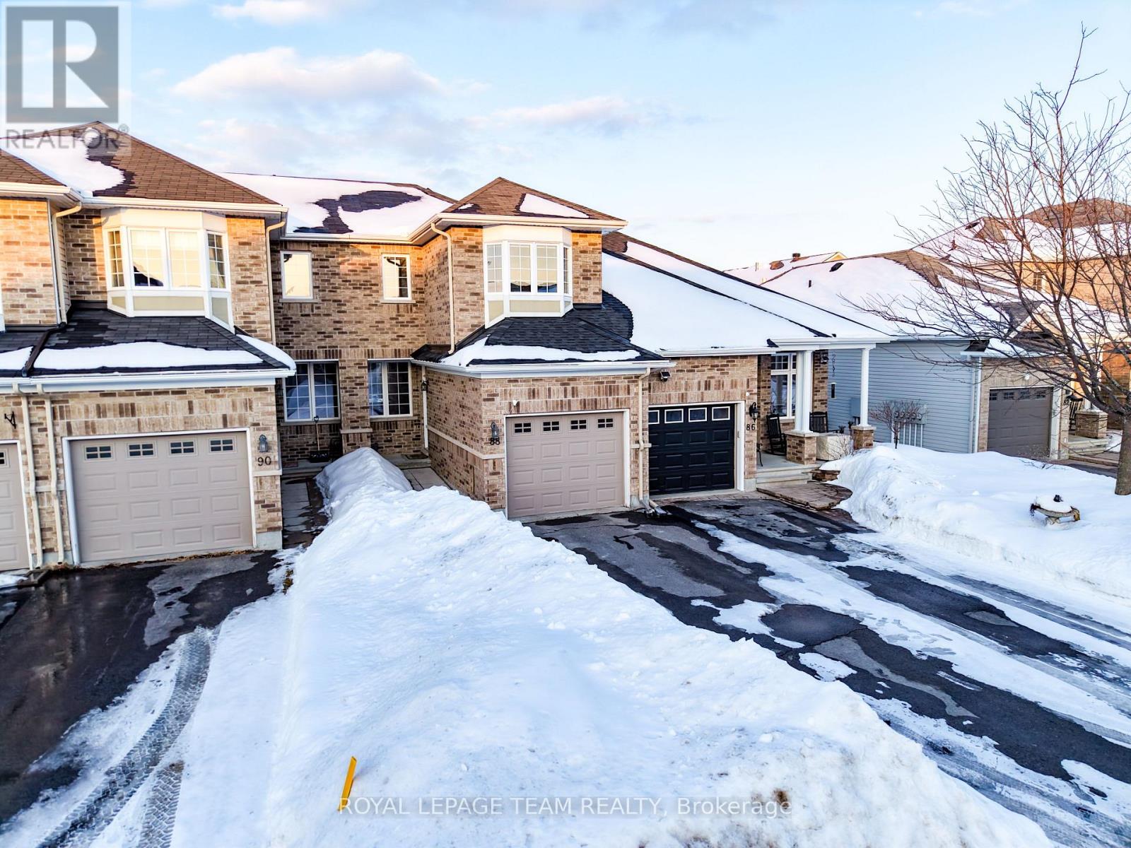 88 Desmond Trudeau Drive, Arnprior, Ontario  K7S 3G9 - Photo 2 - X12837328