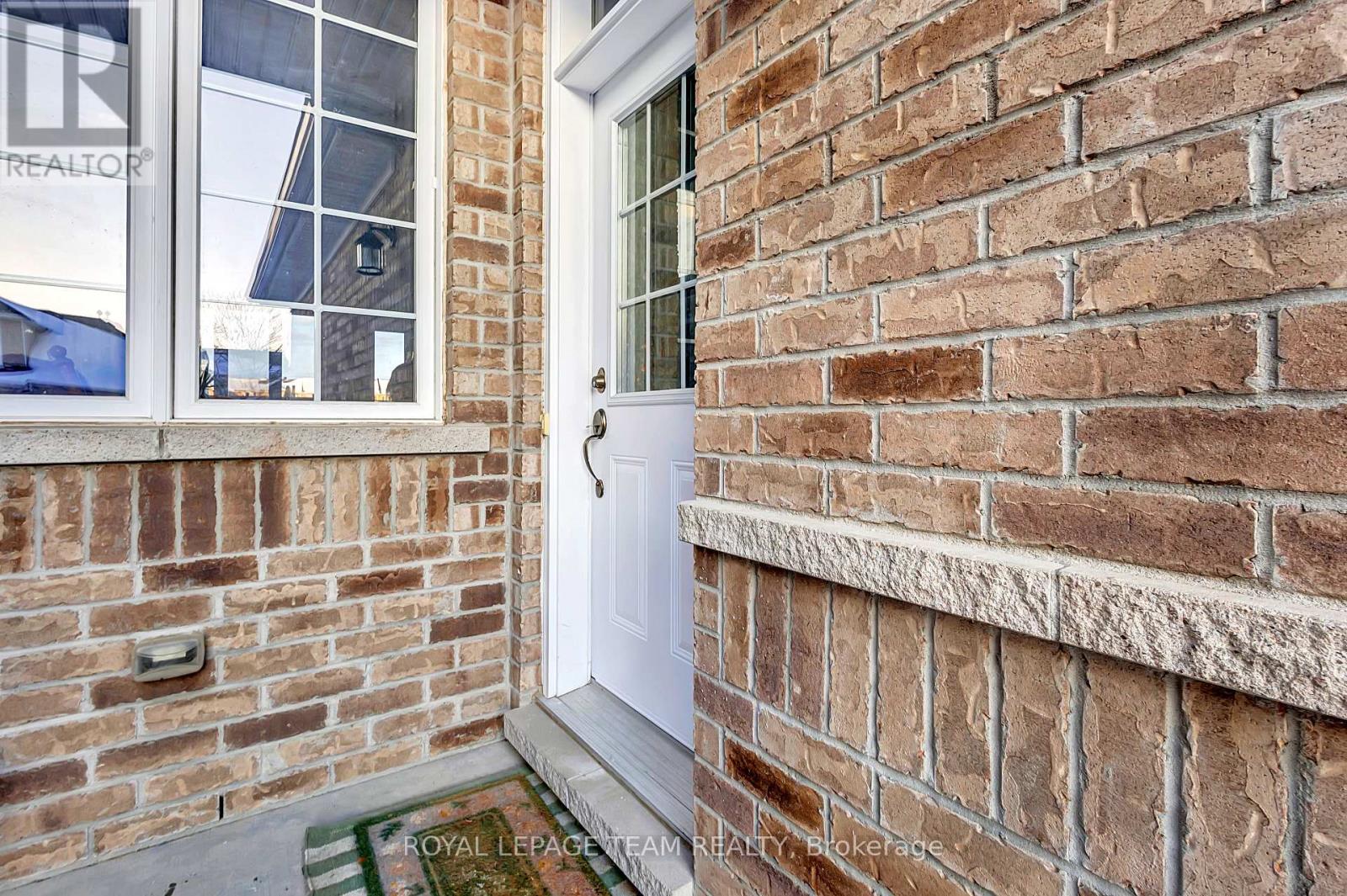 88 Desmond Trudeau Drive, Arnprior, Ontario  K7S 3G9 - Photo 3 - X12837328