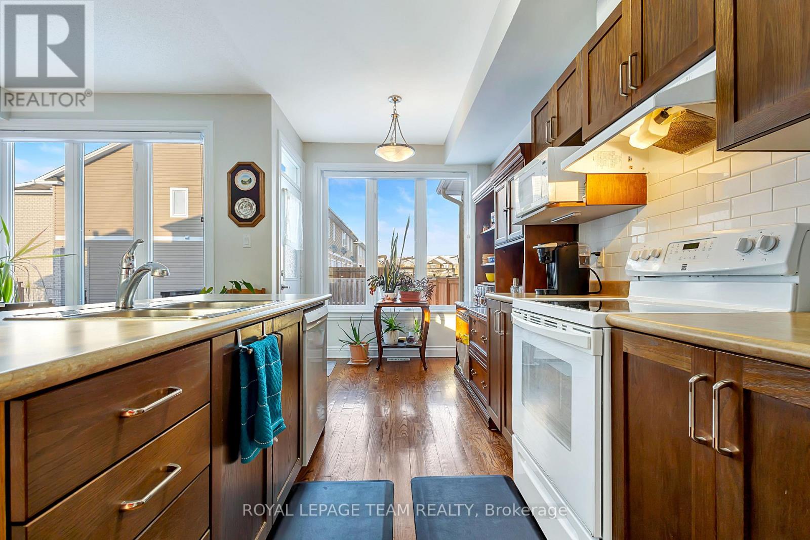 88 Desmond Trudeau Drive, Arnprior, Ontario  K7S 3G9 - Photo 7 - X12837328