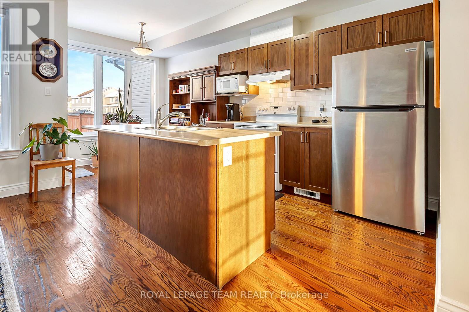 88 Desmond Trudeau Drive, Arnprior, Ontario  K7S 3G9 - Photo 8 - X12837328