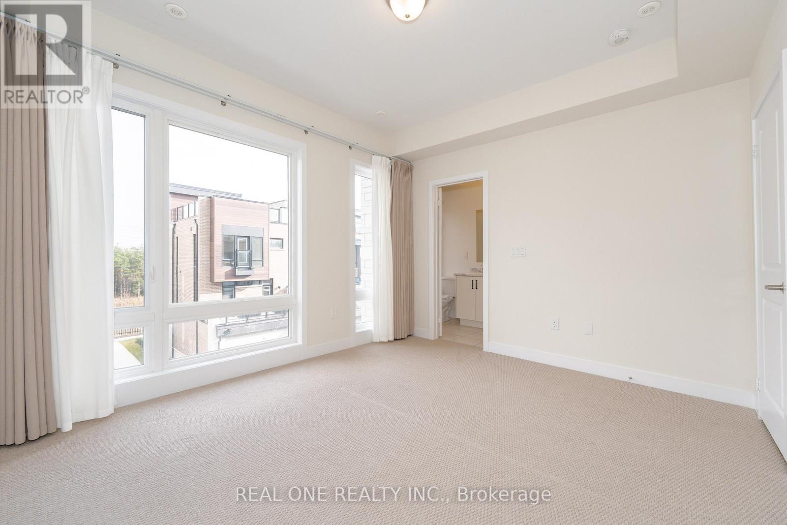 28 Credit Lane, Richmond Hill, Ontario  L4E 1G9 - Photo 8 - N12837334