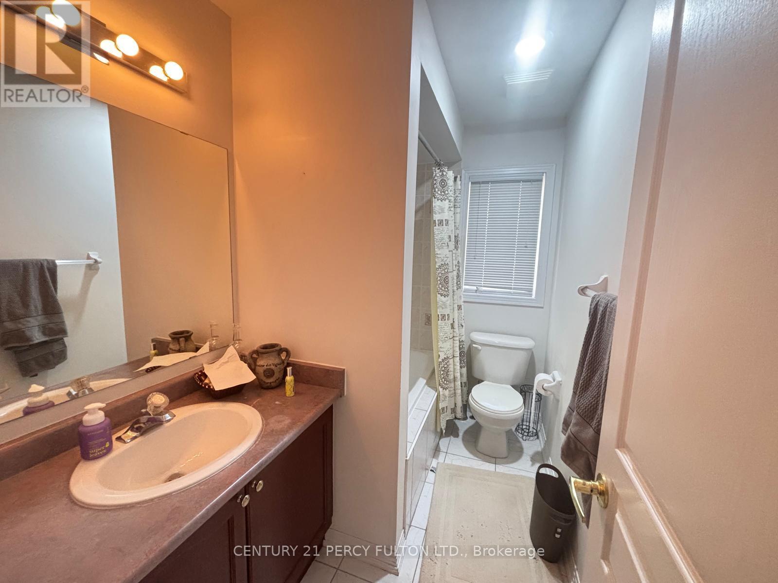 64 Oakford Drive, Markham, Ontario  L6C 2Y8 - Photo 14 - N12837346