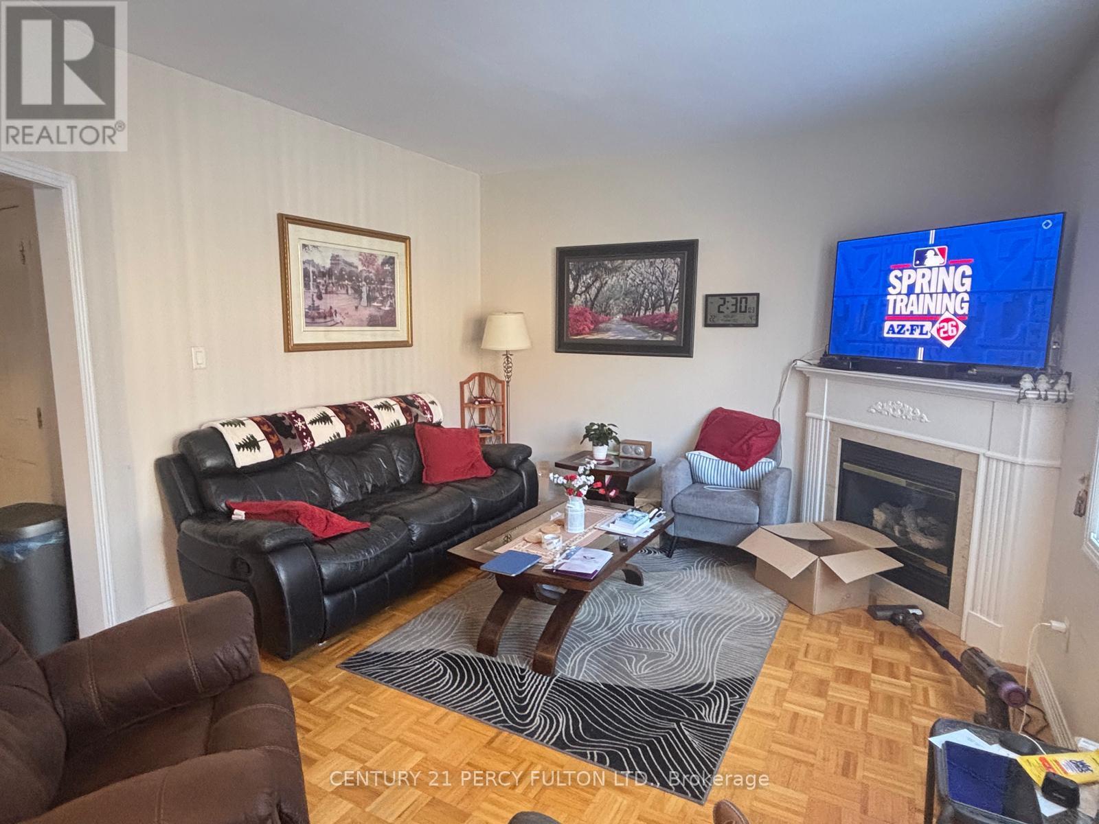 64 Oakford Drive, Markham, Ontario  L6C 2Y8 - Photo 3 - N12837346