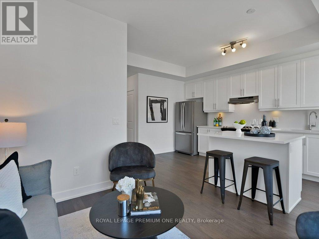 225 - 9560 Islington Avenue, Vaughan, Ontario  L4L 1A7 - Photo 3 - N12837360