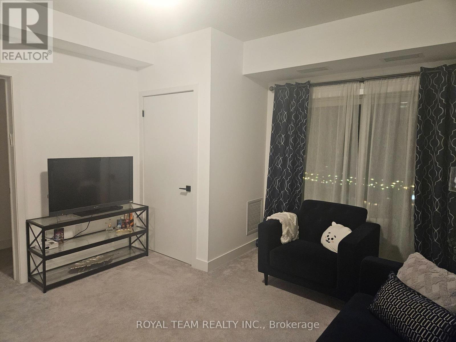 405 - 6 Spice Way, Barrie, Ontario L9J 0J9 - Photo 6 - S12837342