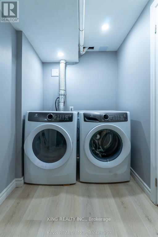 4 - 141 Ripley Court, Oakville, Ontario  L6H 1H2 - Photo 30 - W12837336