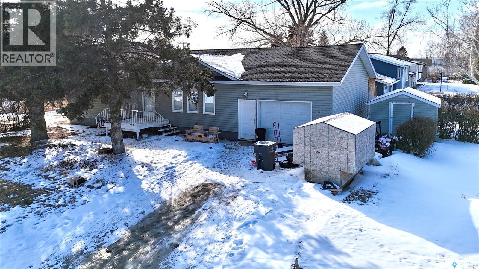 56 Tufts Crescent, Outlook, Saskatchewan  S0L 2N0 - Photo 2 - SK029491