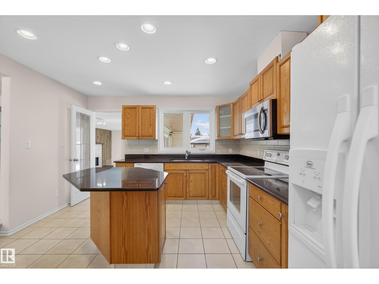 11435 37a Av Nw, Edmonton, Alberta  T6J 0J6 - Photo 10 - E4475581