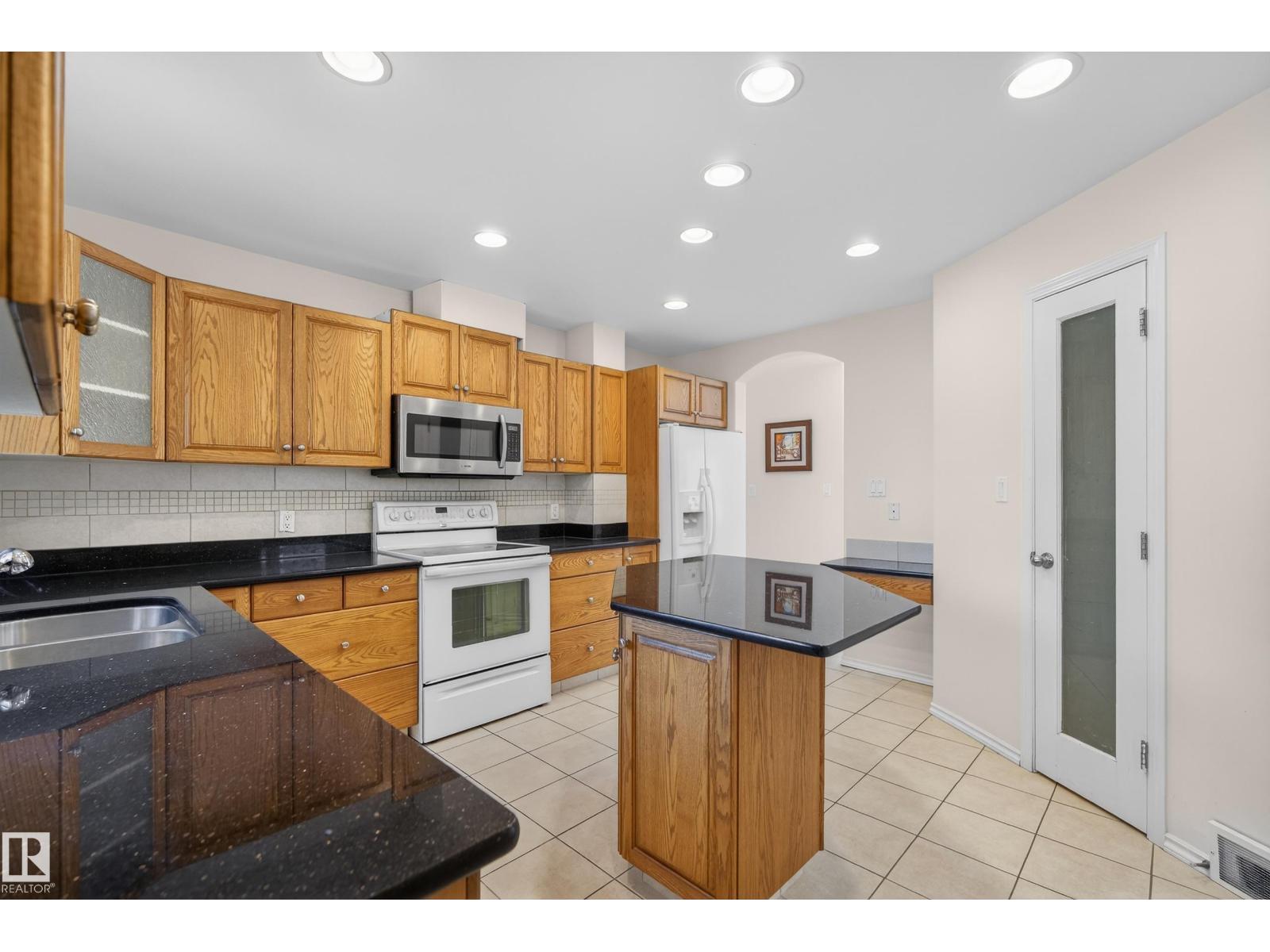 11435 37a Av Nw, Edmonton, Alberta  T6J 0J6 - Photo 12 - E4475581