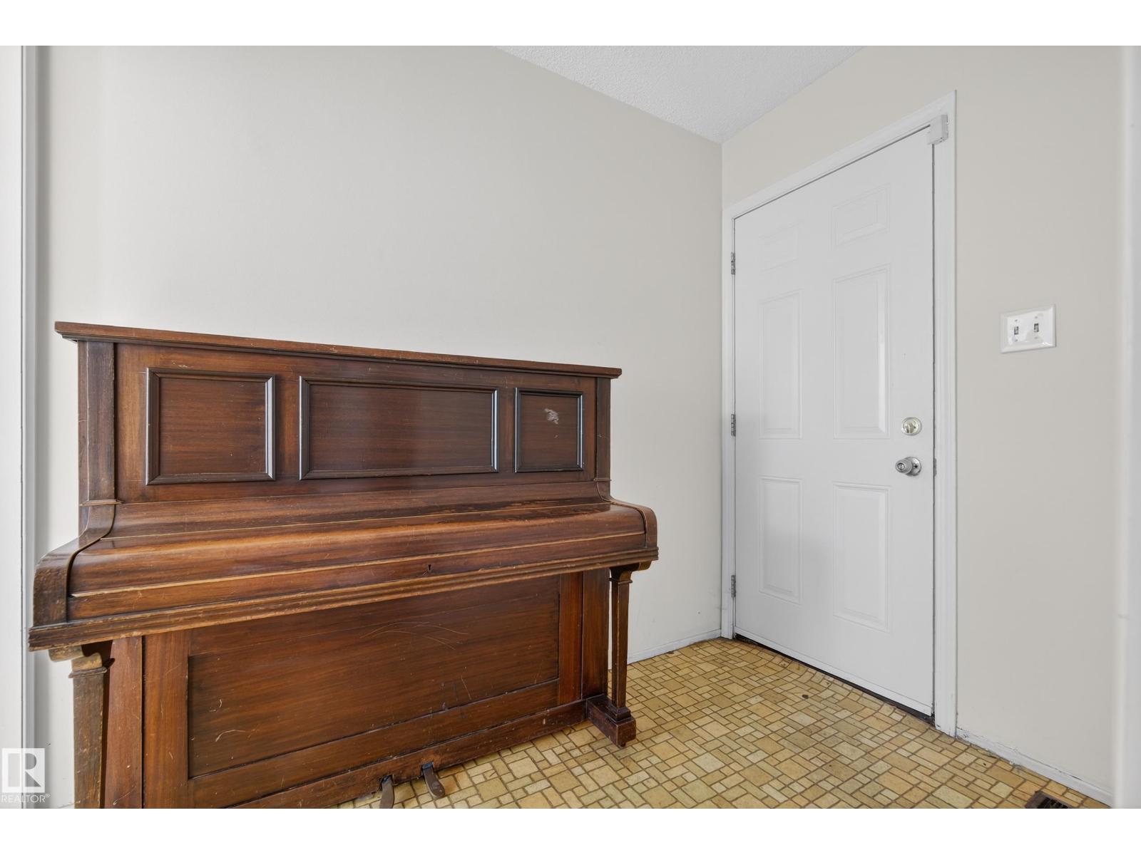 11435 37a Av Nw, Edmonton, Alberta  T6J 0J6 - Photo 17 - E4475581