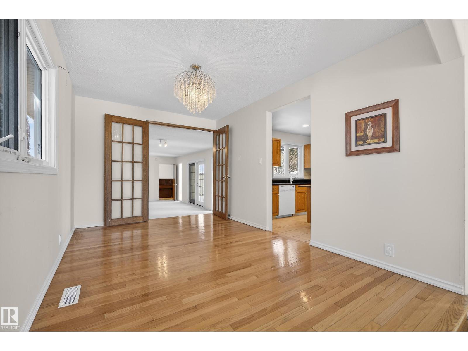 11435 37a Av Nw, Edmonton, Alberta  T6J 0J6 - Photo 8 - E4475581