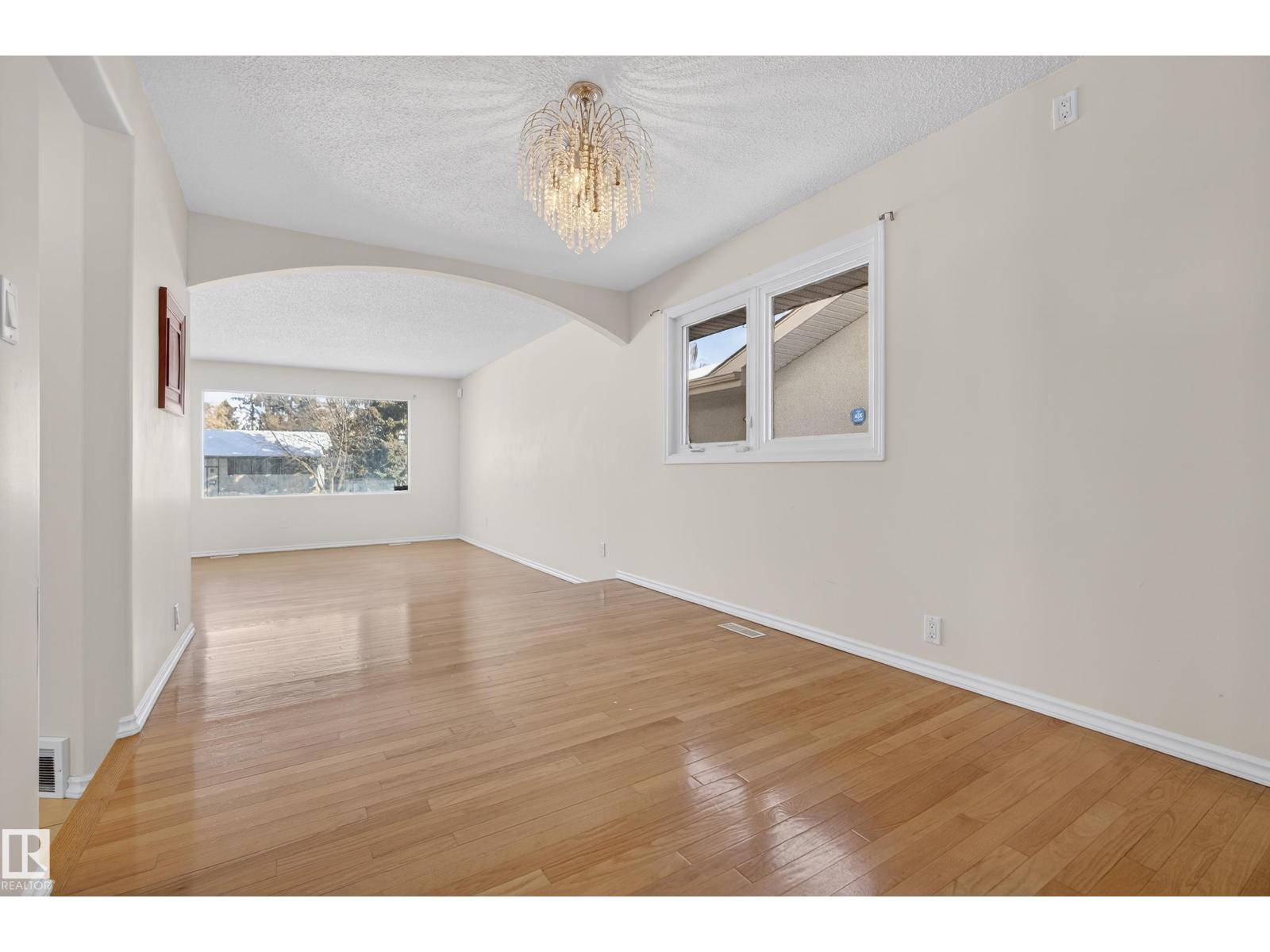 11435 37a Av Nw, Edmonton, Alberta  T6J 0J6 - Photo 9 - E4475581